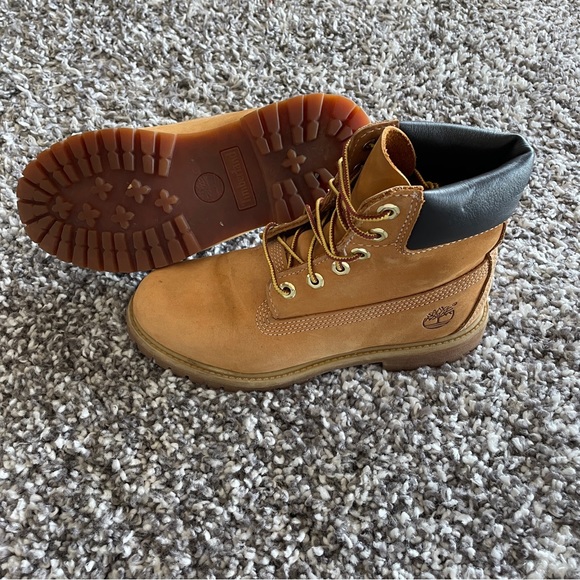 Youth Timberland 6 inch Wheat Nubuck Boot 6M - Picture 3 of 8